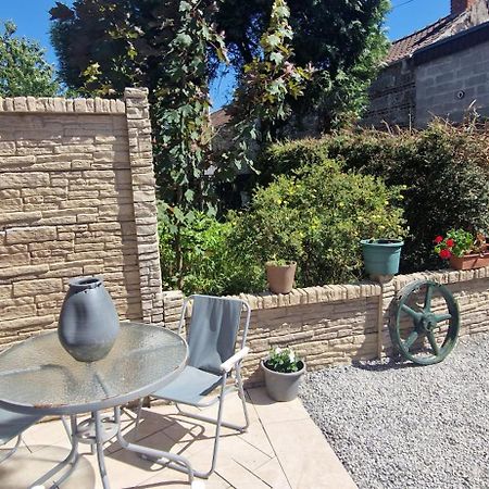 Cottage Tout Equipe 2 A 4 Personnes Herin Exterior photo